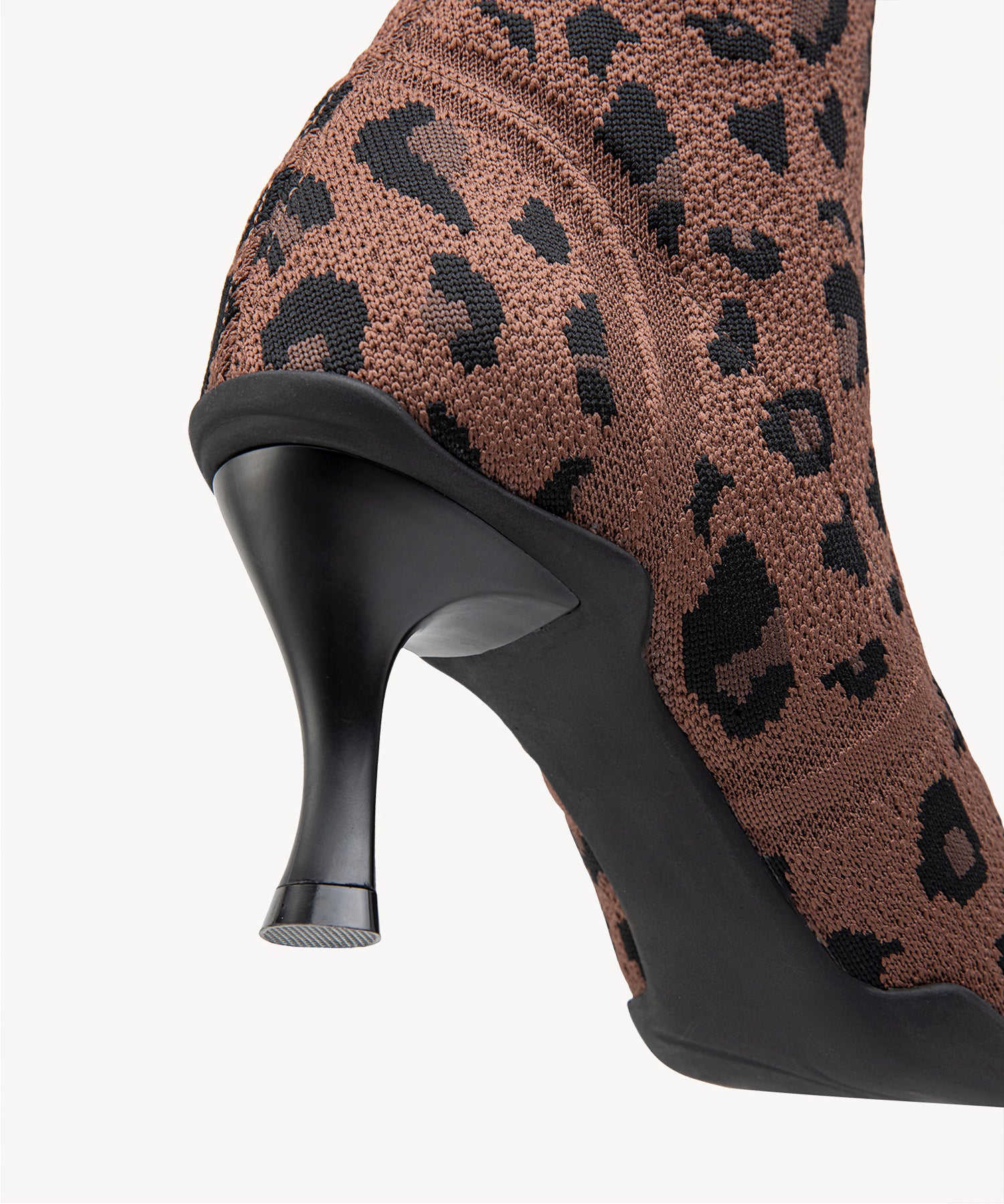 #color_brown leopard