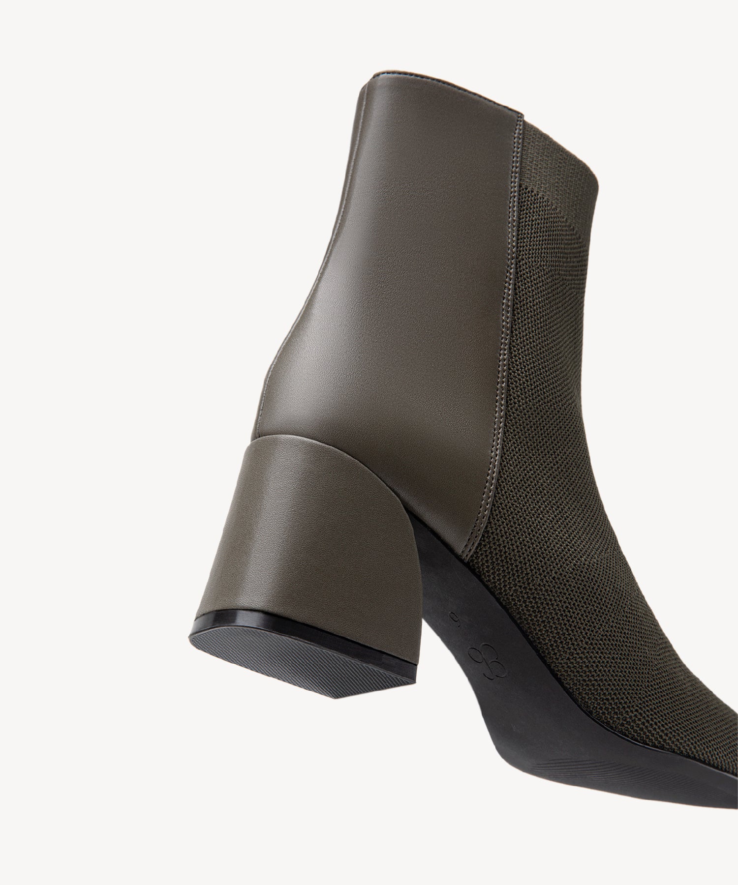 Commute Zipper Pointed Toe Chelsea Boots Coffee