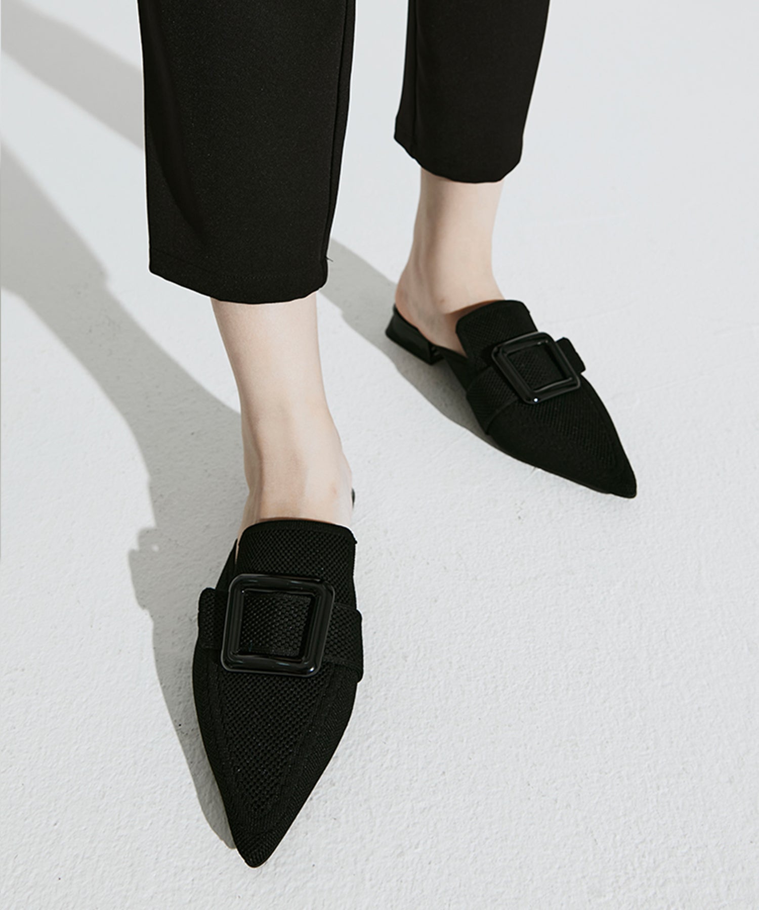 MOUSSE FIT Commute Pointed Toe Flat Mules Cosy Island #color_black