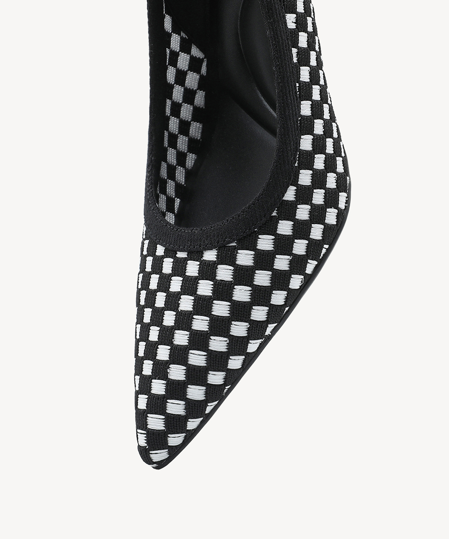 #color_black/white